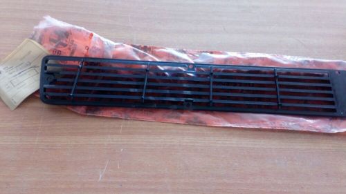 Front grill fits alfa romeo alfetta 116555914100 genuine