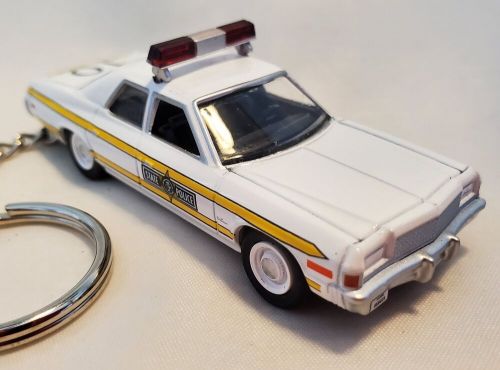 Keychain 1977 dodge royal monaco illinois state police blues brothers key chain