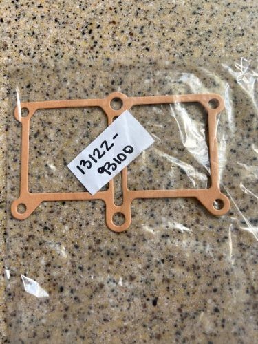 Suzuki 13122-93100 gasket