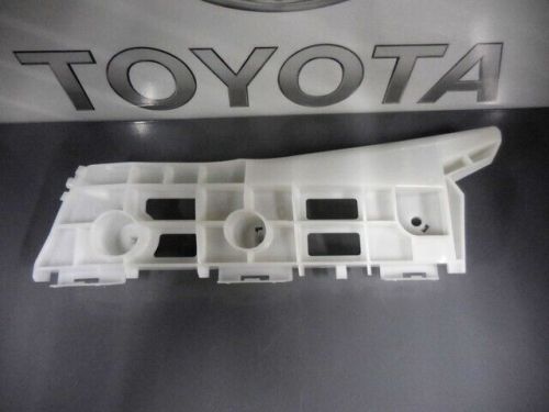 Genuine toyota side retainer 52116-47041