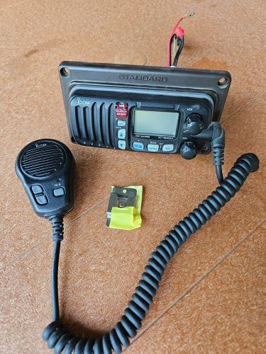 Icom ic-402 compact marine vhf radio