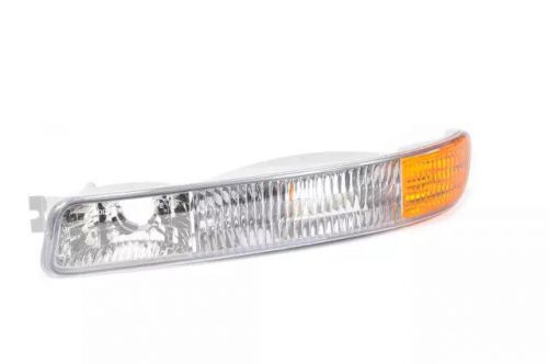 Genuine gm parking / side marker light assembly 15199560