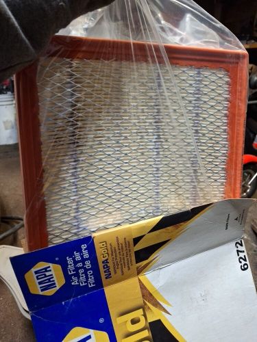 Napa gold air filter 6272