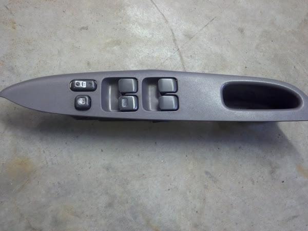 01 02 03 prius left door power window trim / switch (driver)