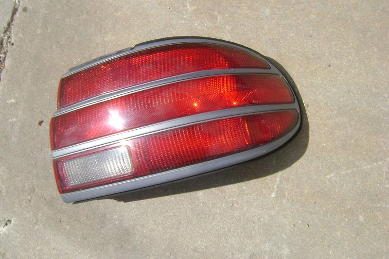 1997 97 olds cutlass right tailight 1996 96 good used