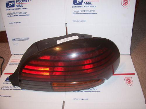 96 97 98 pontiac grand am rh  right tail  passengers light oem