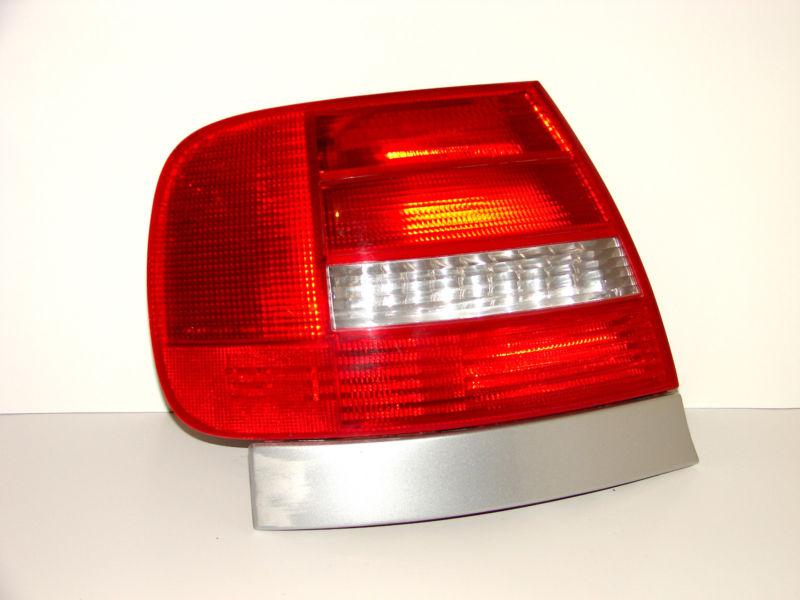 Audi a4 left tail light 1999-2001