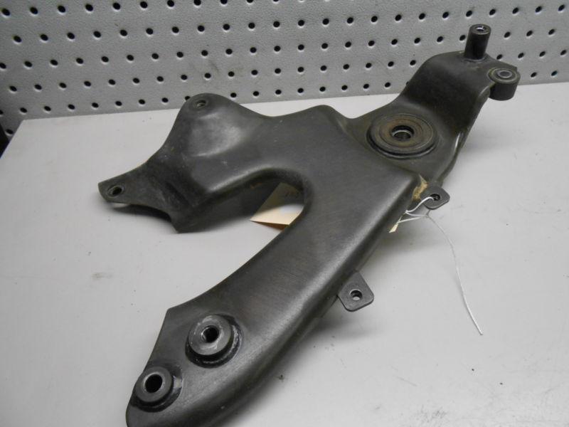 Y42 yamaha yw125 zuma 125 2009 rear wheel right side bracket