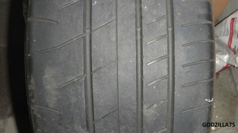 One nissan gtr bridgestone potenza 285/35rft20 r2 tire