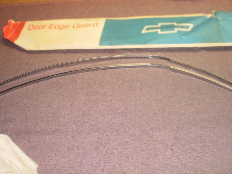 Chevrolet 73,77 chevelle, malibu 2door door edge guard package orig. gm nos