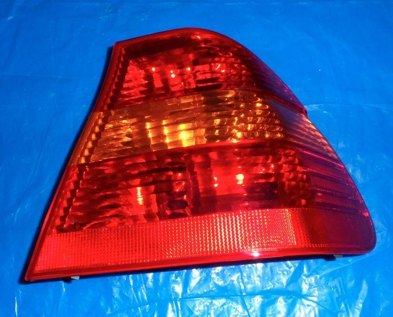 99-01 bmw e46 sedan  323i 325i 328i 330i tail light right (passenger's)