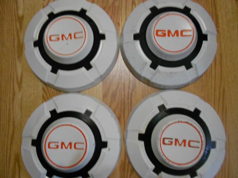 1973 1974 1975 1976 1977 1978 gmc 3/4 ton 1 ton truck hubcaps set 4 73 74 75 76