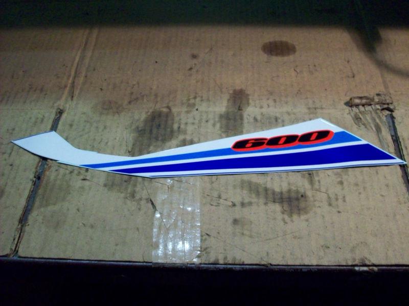 2004 t0 05 suzuki gsx-r600 mod k5 frame cover  emblem 