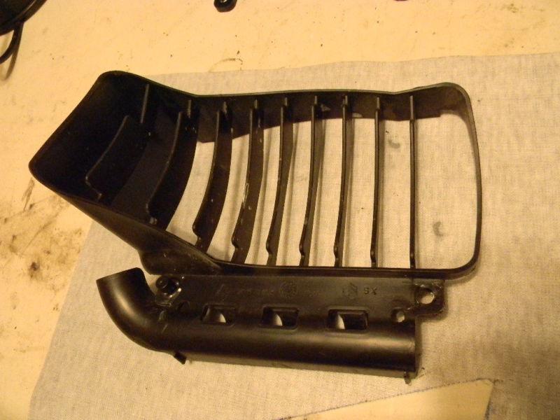 Vespa granturismo left side air conveyor 