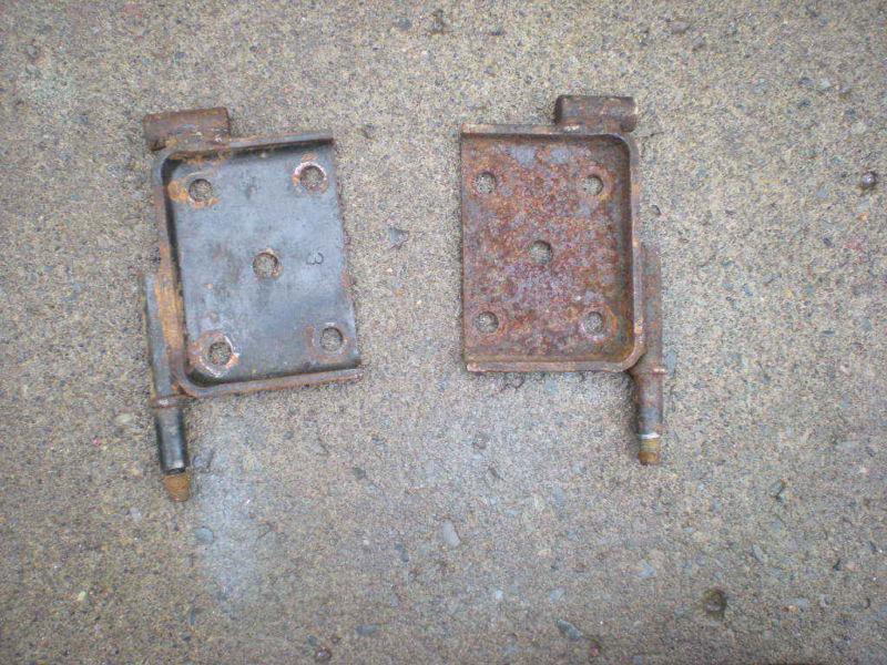 Suzuki samurai two leaf plates 