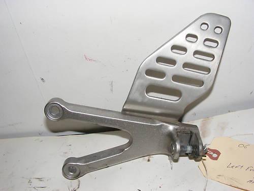 06 yamaha yzfr6  r6 front foot bracket left