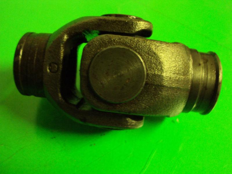 Kawasaki prairie 300 2x4 01 yoke u joint rear