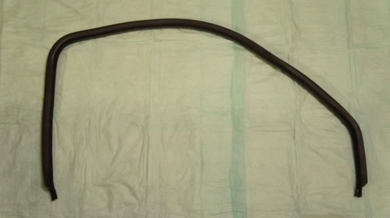 Cadillac cts driver rear body door rubber seal