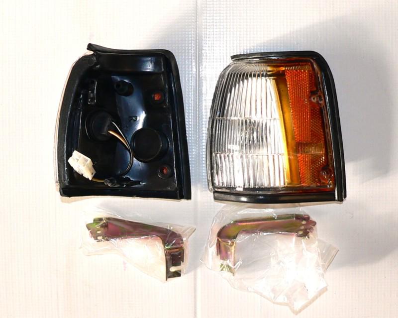 Nissan sentra sunny b12 1986-1988 corner lights rh & lh pair