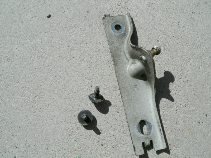 93-02 camaro firebird r/h passenger side upper hood panel bracket - oem 10417380