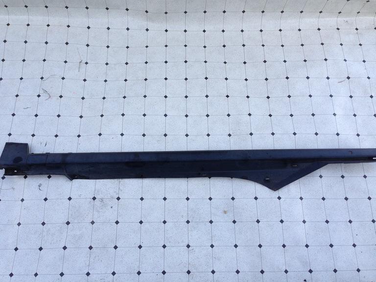 01 - 05 volkswagen passat right side rocker panel molding 