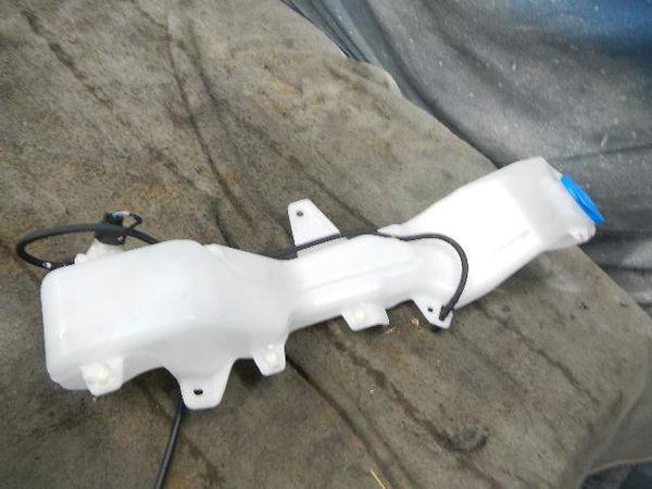 Honda fitshuttle 2011 washer tank [0367300]