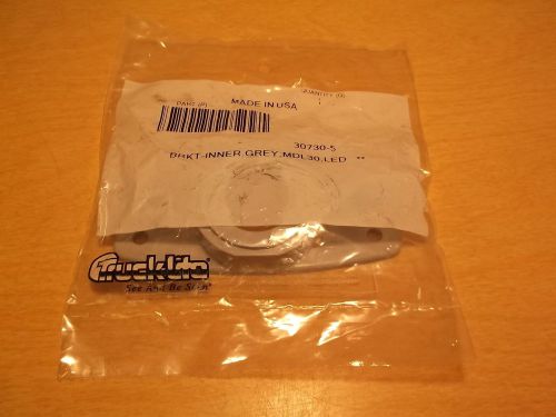 New truck-lite mdl30 30730-5 grey inner bracket *free shipping*