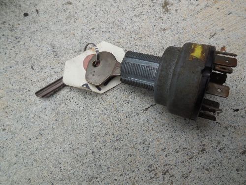 Porsche 911 / 912 ignition switch with key  90161310112