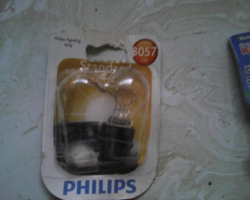 Phillips auttail light bulb fo tail light light bulb nip new 3057