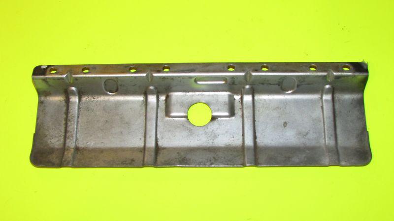 81 yamaha maxim 550 xj550 - carburetor bowl cover plate c9