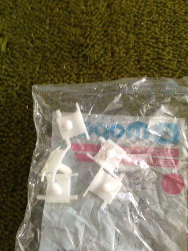 Mopar chrysler retainer oem nos  4006380   6 pieces