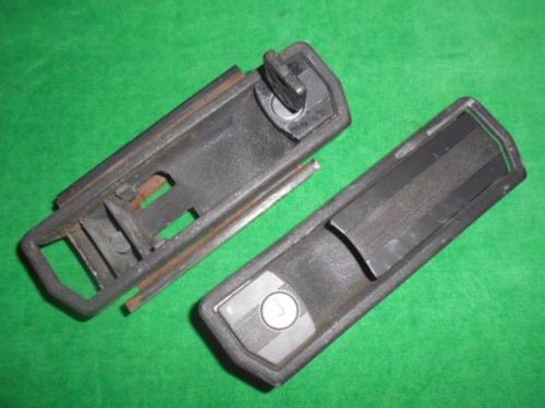 Alfa romeo gtv 6 used original pair of matched door handles with key need repair