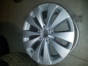 Volkswagen passat 17 inch alloy rim oem