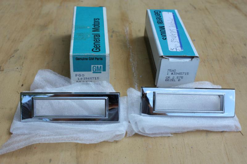 Vintage rare '69 camaro nos rear qtr. side marker chrome bezel (pair) gm 3945715