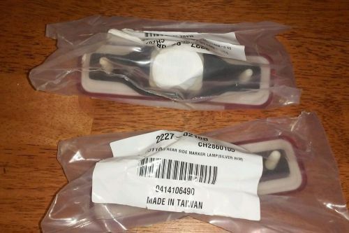 Nos 1973 dart sport, duster rear side marker lens with housing