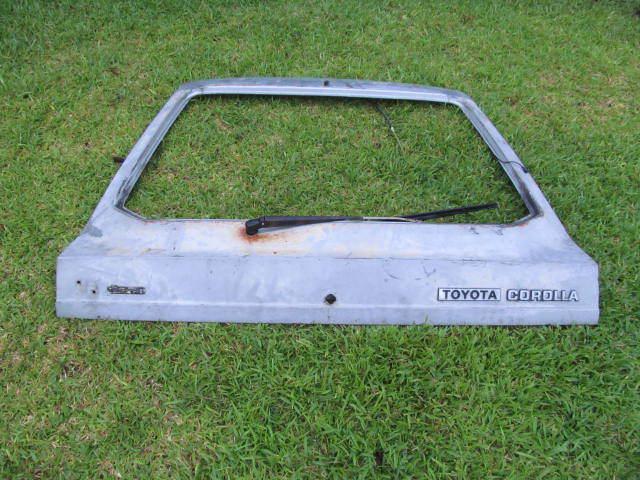 1980-1983 toyota corolla liftback back door w / rr wiper