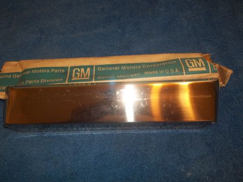 Nos gm 1980 buick regal lh lower front fender trim molding