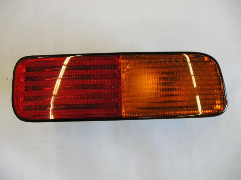 Land rover discovery right bumper light 1999-2004