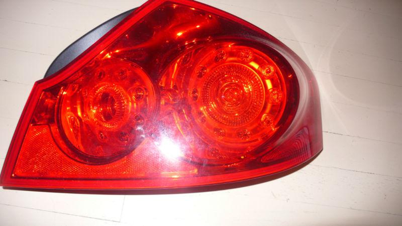 Infiniti g35 sedan right tail light 07 08 09 10 oem