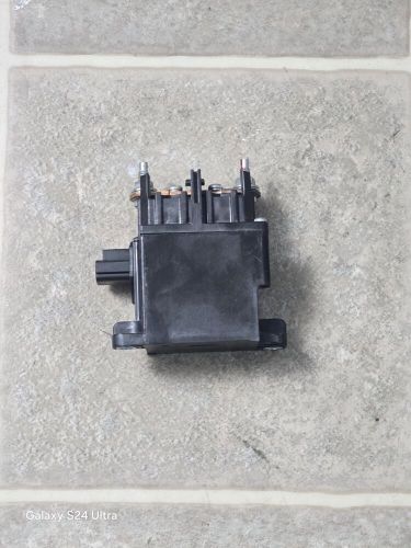 2004-2009 toyota prius hybrid battery  relay, aev6910a g3843-47020, oem