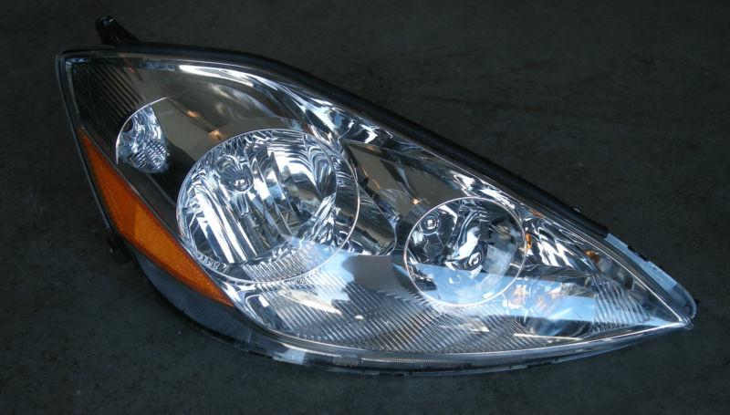 Toyota sienna 2006-2010  headlights