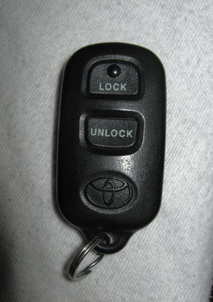 Genuine oem toyota keyless remote fob with transmitter g043vt14t  1470102849 