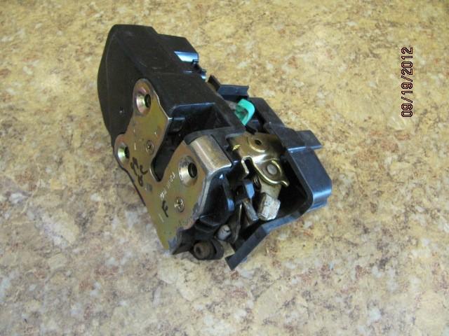 99-04 jeep grand cherokee lock actuator driver front lf 03 02 01 00 1c