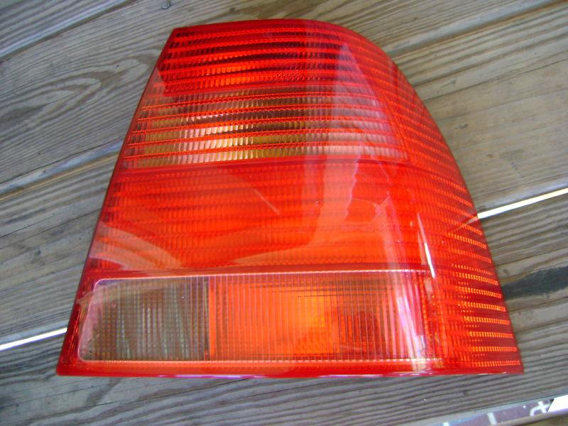 1999 2000 2001 2002 2003 2004 vw jetta tail light right rh passenger oem