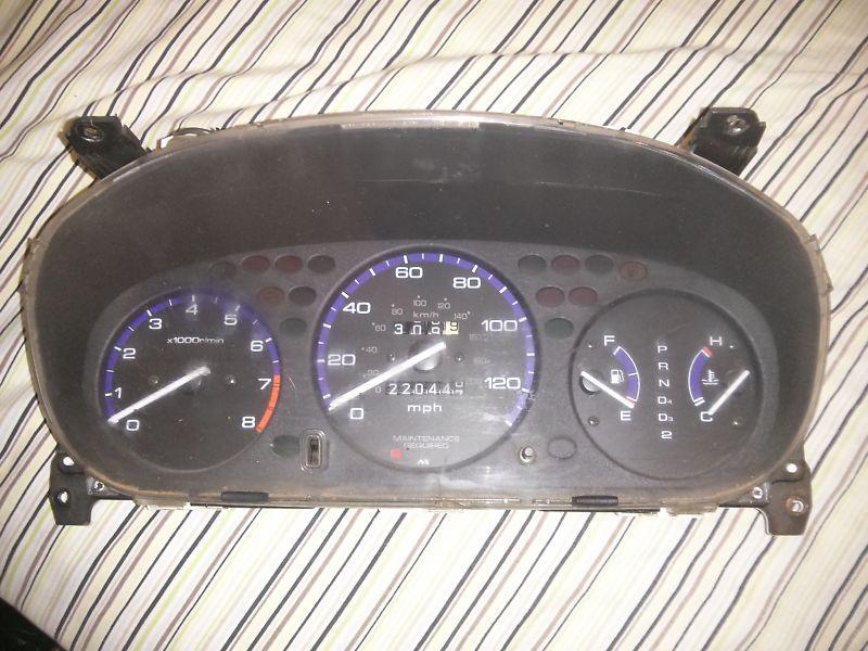 1996-2000 honda civic instrument cluster 220k at. w/ tachometer