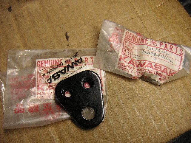 Engine mount plates 2)         f11 f11m ahrma 32030-024    kawasaki nos