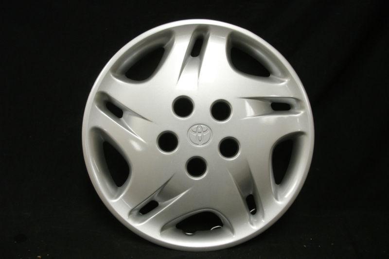 15" toyota solara wheel cover (hubcap)