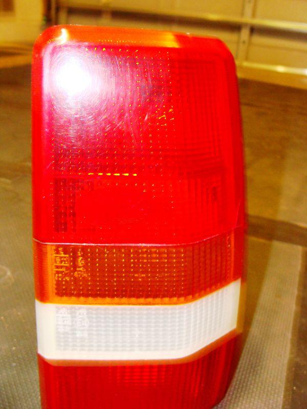 Land rover discovery 1 right rear tail light 94-96 97 98 99 passenger side (oem)