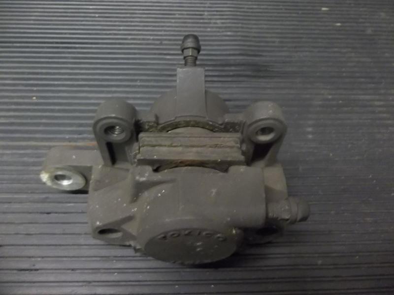 02 suzuki bandit 600 s - rear brake caliper 