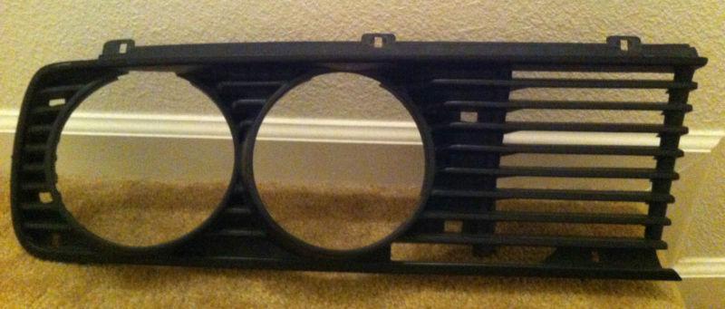 1985 bmw 528e (e28) right (passenger side) grille